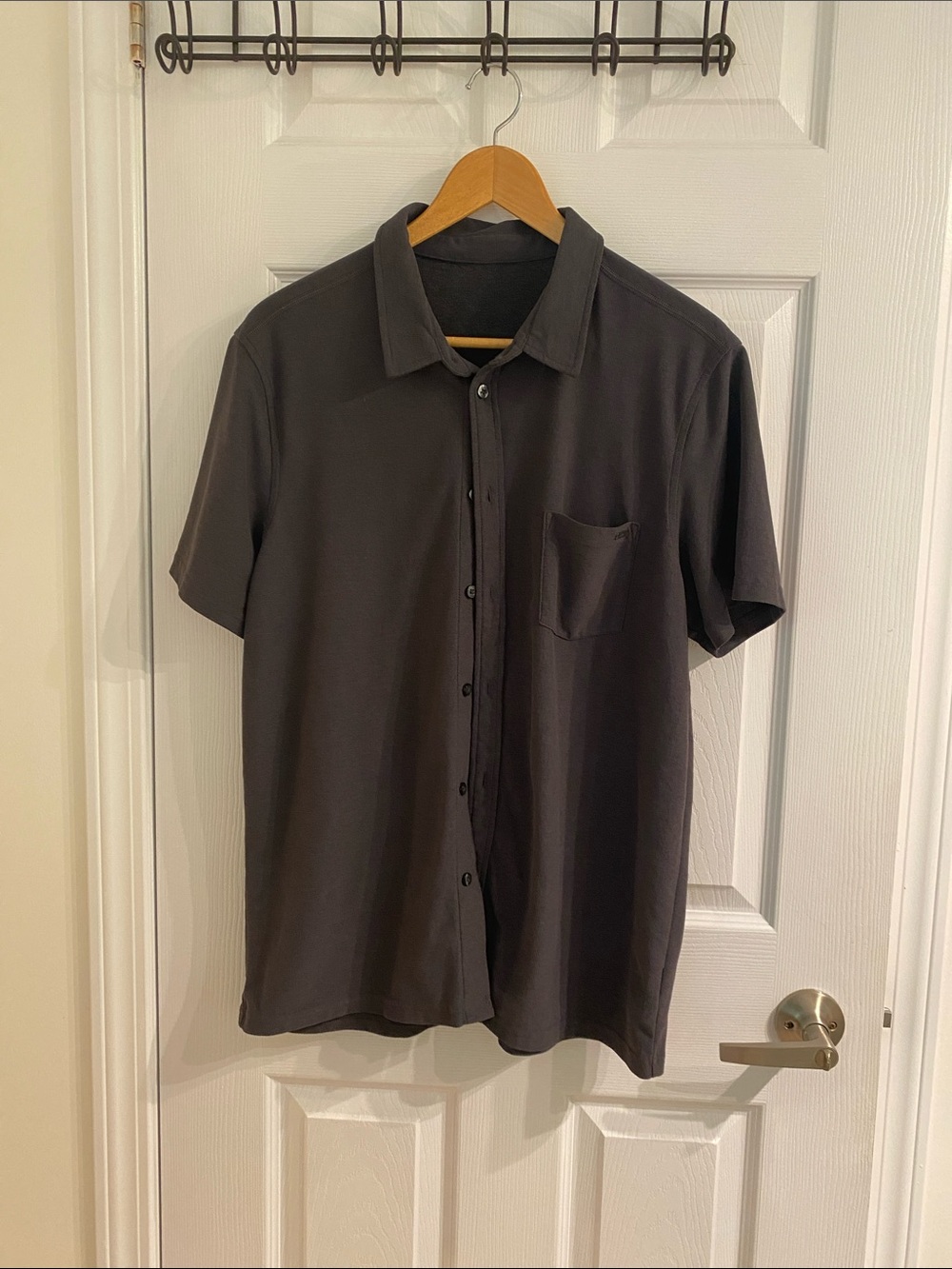 Vuori Men's Short Sleeve Knit Oxford Button Down Shirt Size Large Charcoal